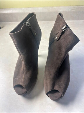 Rockport Peep Toe Heels Brown Leather Upper Size US 5